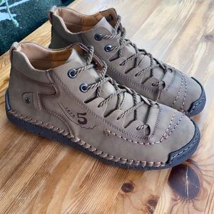 Unisex leather like active shoes